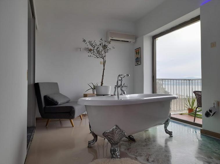 Artemida Apartment Лутра Едипсу Екстериор снимка