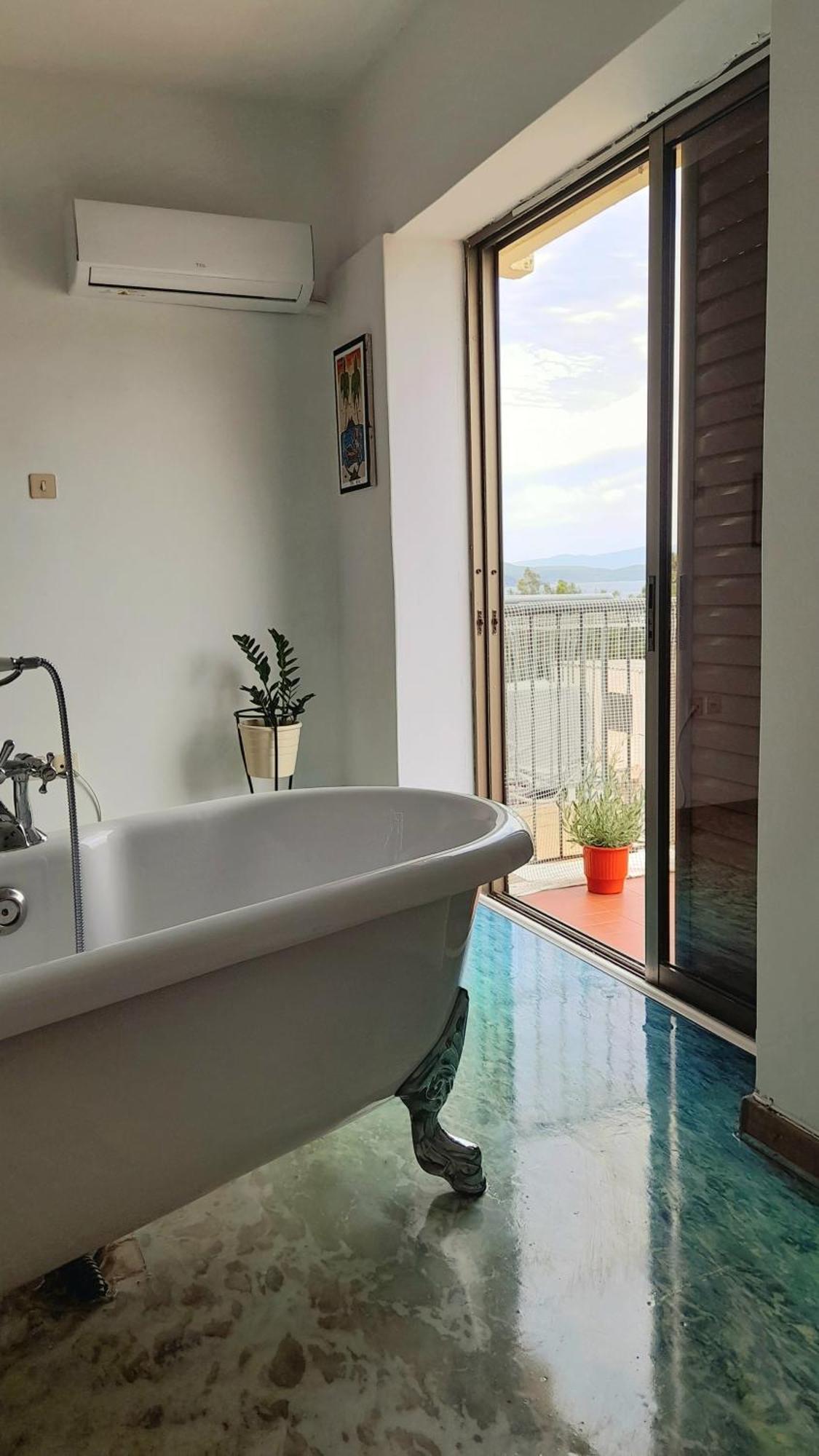 Artemida Apartment Лутра Едипсу Екстериор снимка